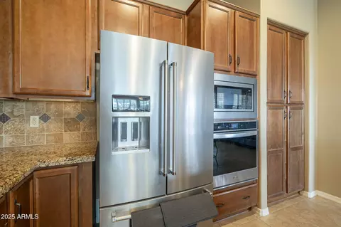Kitchen - 4497 E Ficus Way, Gilbert, AZ 85298 photo 6 of 10