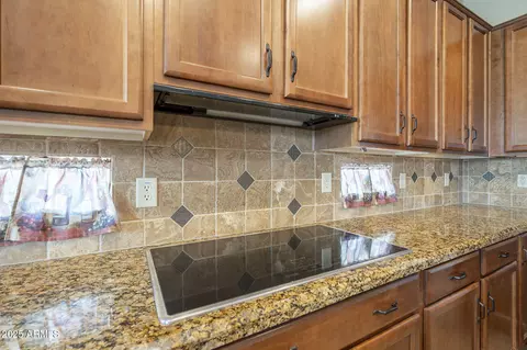 Kitchen - 4497 E Ficus Way, Gilbert, AZ 85298 photo 5 of 10
