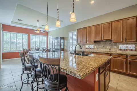 Kitchen - 4497 E Ficus Way, Gilbert, AZ 85298 photo 9 of 10