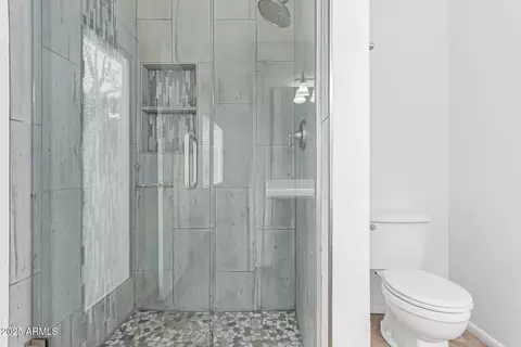 Bath - 4445 E Coconino St, Phoenix, AZ 85044 photo 2 of 3