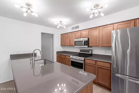 4445 E Coconino St, Phoenix, AZ 85044