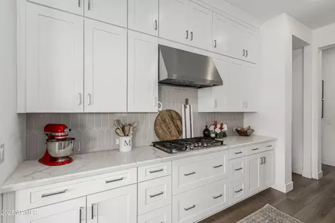 Kitchen - 3749 E Sagebrush St, Gilbert, AZ 85296 photo 2 of 3