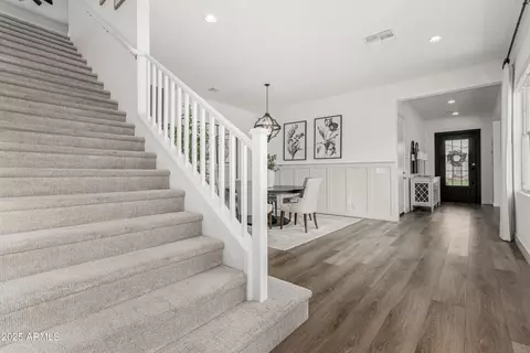 Entry Way - 3749 E Sagebrush St, Gilbert, AZ 85296 photo 5 of 8