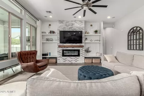 Living - 2900 E Spring Wheat Ln, Gilbert, AZ 85296 photo 1 of 3