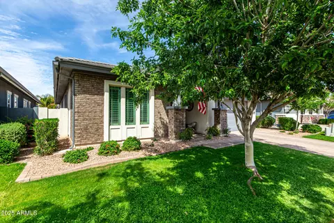 Exterior - 2900 E Spring Wheat Ln, Gilbert, AZ 85296 photo 1 of 5