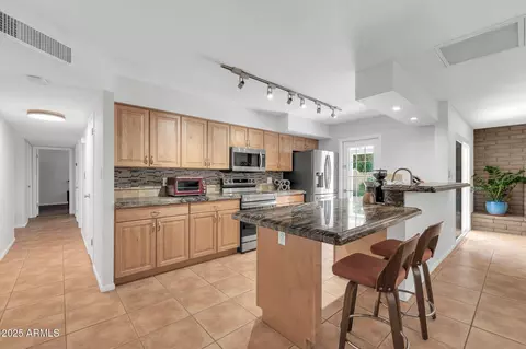 1643 W Harmont Dr, Phoenix, AZ 85021 photo 5