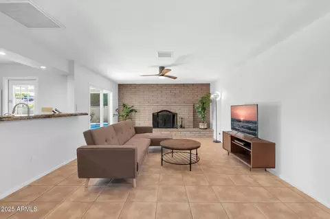 1643 W Harmont Dr, Phoenix, AZ 85021 photo 8