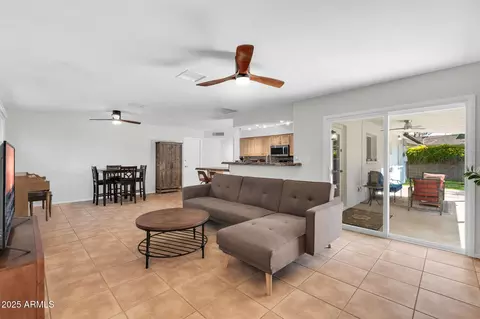 1643 W Harmont Dr, Phoenix, AZ 85021 photo 9