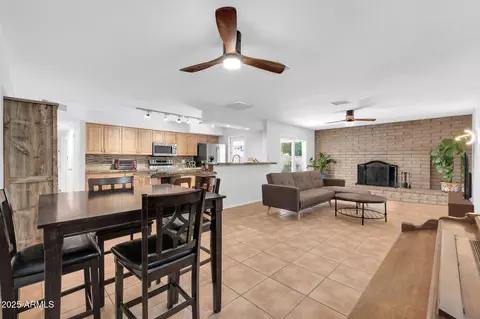 1643 W Harmont Dr, Phoenix, AZ 85021 photo 7