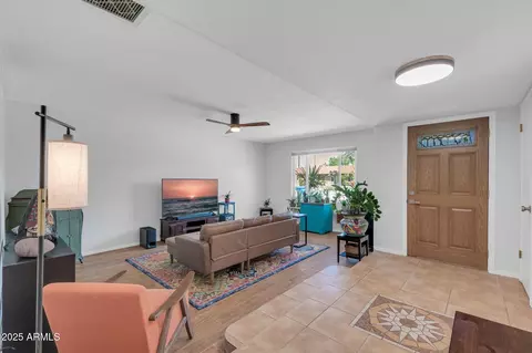 1643 W Harmont Dr, Phoenix, AZ 85021 photo 2
