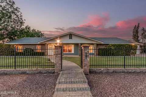 370 E Redfield Rd, Chandler, AZ 85225