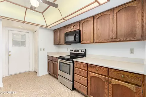 Kitchen - 3345 E University Dr #73, Mesa, AZ 85213 photo 2 of 4