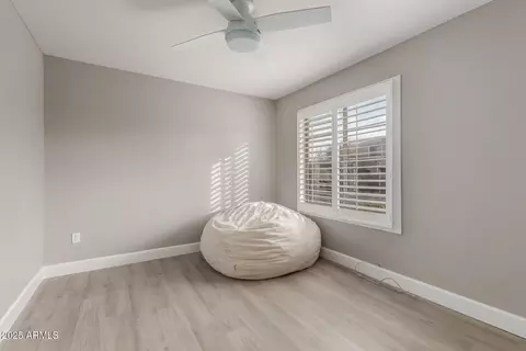 4002 E Melinda Ln, Phoenix, AZ 85050 photo 6