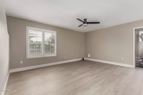 4002 E Melinda Ln, Phoenix, AZ 85050 photo 8