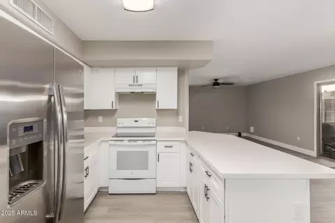 4002 E Melinda Ln, Phoenix, AZ 85050 photo 14