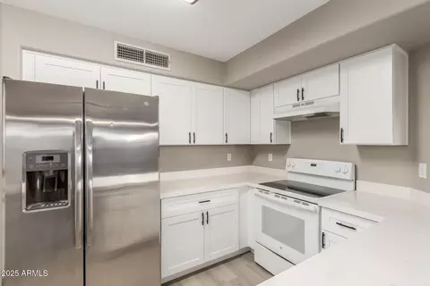 4002 E Melinda Ln, Phoenix, AZ 85050 photo 15