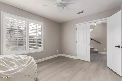 4002 E Melinda Ln, Phoenix, AZ 85050 photo 7