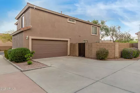 4002 E Melinda Ln, Phoenix, AZ 85050 photo 4