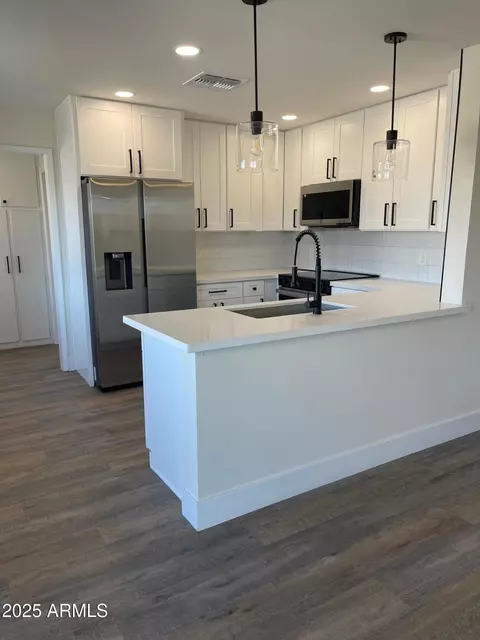 7637 E Akron St, Mesa, AZ 85207 photo 2