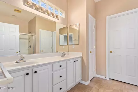 Bath - 3544 E County Down Dr, Chandler, AZ 85249 photo 1 of 2