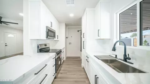 Kitchen - 1838 Earll Dr, Phoenix, AZ 85016 photo 1 of 1