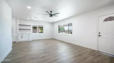 Living - 1838 Earll Dr, Phoenix, AZ 85016 photo 2 of 3