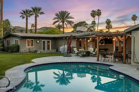 13631 N Canterbury Dr, Phoenix, AZ 85023