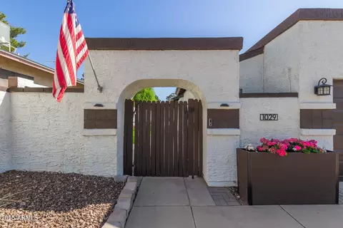 1029 E Marco Polo Rd, Phoenix, AZ 85024 photo 2