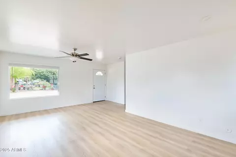 Living - 751 E Southern Ave, Phoenix, AZ 85040 photo 2 of 3