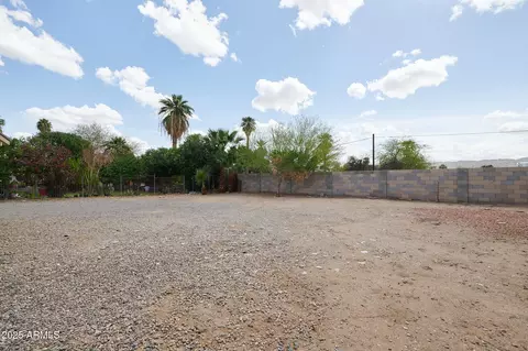 Exterior - 751 E Southern Ave, Phoenix, AZ 85040 photo 2 of 4