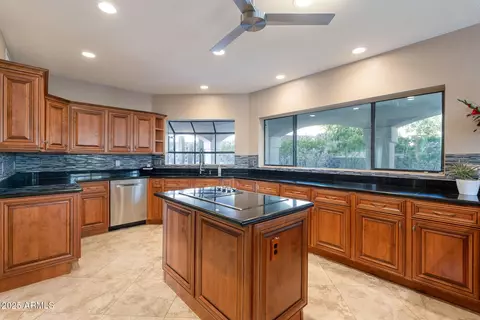 Kitchen - 1234 E Claire Dr, Phoenix, AZ 85022 photo 3 of 4