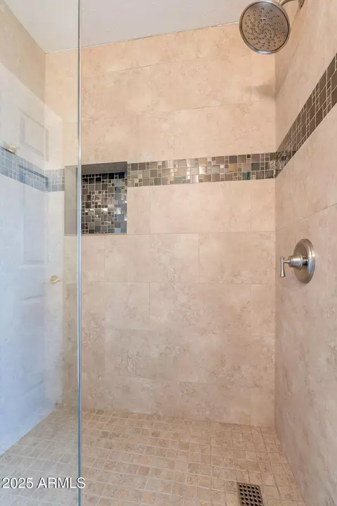 Bath - 1234 E Claire Dr, Phoenix, AZ 85022 photo 2 of 7