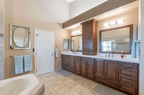 Bath - 1234 E Claire Dr, Phoenix, AZ 85022 photo 7 of 7