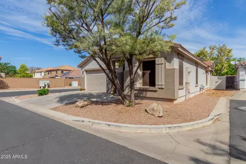 2701 S Southwind Dr, Gilbert, AZ 85295 photo 2