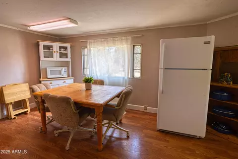 3305 Forest Dr, Overgaard, AZ 85933 photo 9