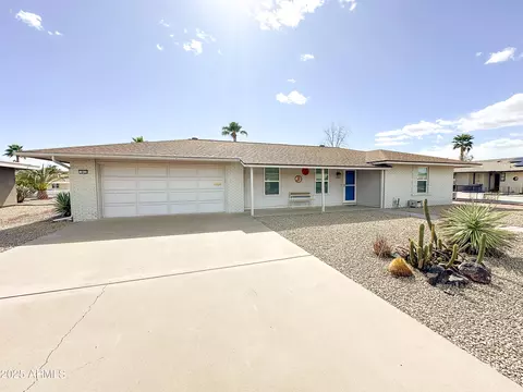 9611 W Glen Oaks Cir, Sun City, AZ 85351