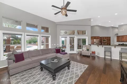1405 W Caribbean Ln, Phoenix, AZ 85023 photo 9