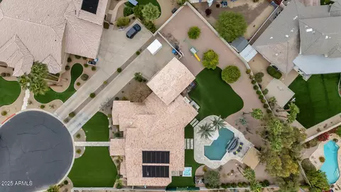 1405 W Caribbean Ln, Phoenix, AZ 85023 photo 4