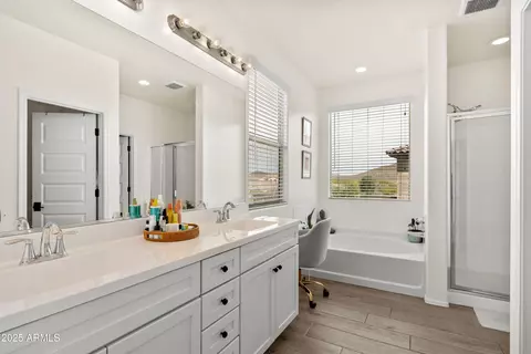 Bath - 31020 N 5th St, Phoenix, AZ 85085 photo 1 of 3