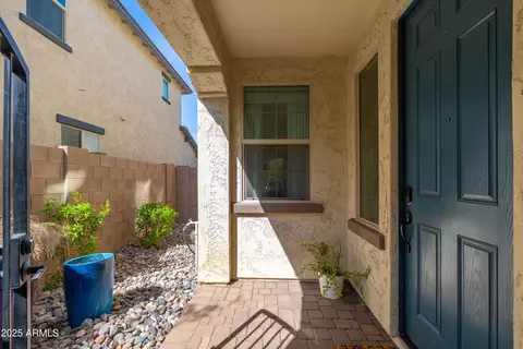 Exterior - 31020 N 5th St, Phoenix, AZ 85085 photo 4 of 11