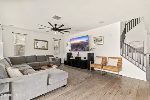 Living - 31020 N 5th St, Phoenix, AZ 85085 photo 3 of 4
