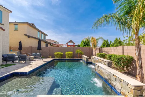 Exterior - 31020 N 5th St, Phoenix, AZ 85085 photo 8 of 11
