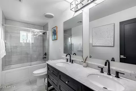 Bath - 7820 N 5th Ave, Phoenix, AZ 85021 photo 1 of 3