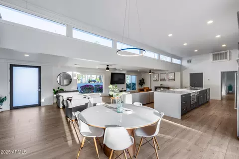 Dining - 7820 N 5th Ave, Phoenix, AZ 85021 photo 1 of 3