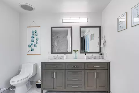 Bath - 7820 N 5th Ave, Phoenix, AZ 85021 photo 3 of 3