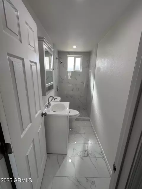 2027 E Michelle Dr, Phoenix, AZ 85022 photo 5
