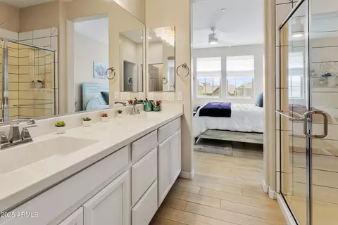 Bath - 1661 E Hampton Ln, Gilbert, AZ 85295 photo 3 of 4