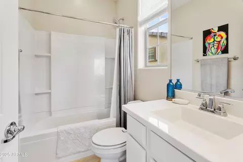 Bath - 1661 E Hampton Ln, Gilbert, AZ 85295 photo 4 of 4