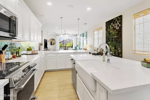 Kitchen - 1661 E Hampton Ln, Gilbert, AZ 85295 photo 4 of 6
