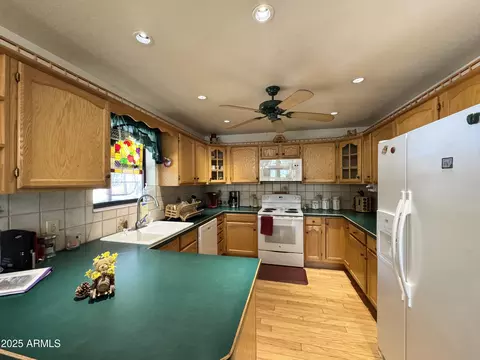 Kitchen - 3110 Apache Dr, Happy Jack, AZ 86024 photo 2 of 2